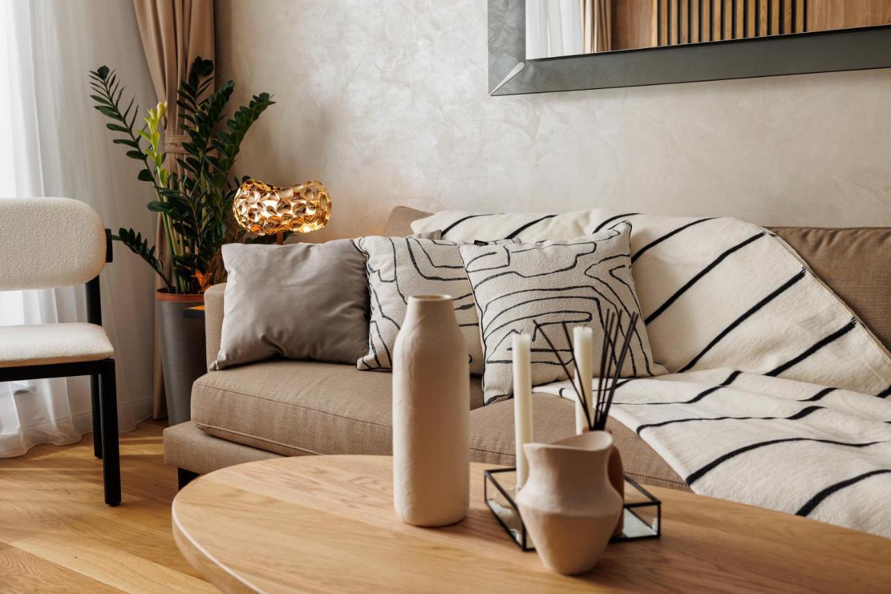 Pure Living Apartment W. Private Parking Brașov Exterior foto